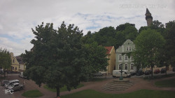 Náměstí, Hrad a Trůba