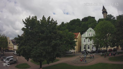 Náměstí, Hrad a Trůba