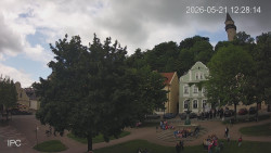 Náměstí, Hrad a Trůba