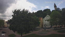 Náměstí, Hrad a Trůba