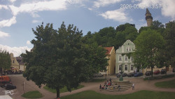 Náměstí, Hrad a Trůba
