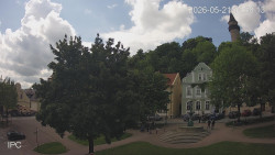 Náměstí, Hrad a Trůba