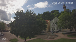 Náměstí, Hrad a Trůba