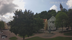 Náměstí, Hrad a Trůba