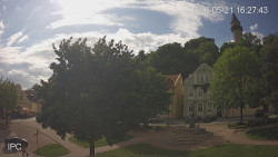 Náměstí, Hrad a Trůba