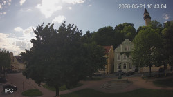 Náměstí, Hrad a Trůba
