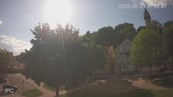 Náměstí, Hrad a Trůba