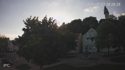 Náměstí, Hrad a Trůba