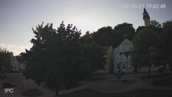 Náměstí, Hrad a Trůba