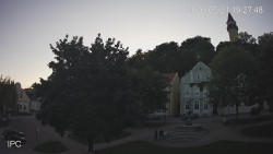 Náměstí, Hrad a Trůba