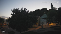 Náměstí, Hrad a Trůba