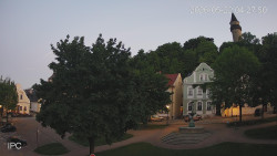 Náměstí, Hrad a Trůba