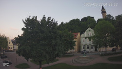 Náměstí, Hrad a Trůba