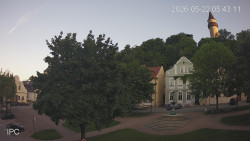 Náměstí, Hrad a Trůba