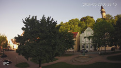 Náměstí, Hrad a Trůba