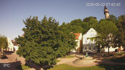 Náměstí, Hrad a Trůba