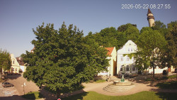 Náměstí, Hrad a Trůba