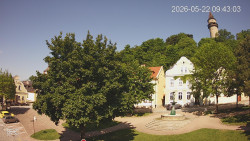 Náměstí, Hrad a Trůba