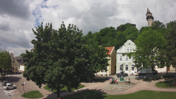 Náměstí, Hrad a Trůba