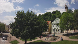 Náměstí, Hrad a Trůba