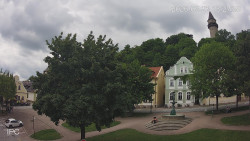 Náměstí, Hrad a Trůba