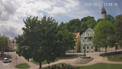 Náměstí, Hrad a Trůba