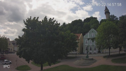 Náměstí, Hrad a Trůba