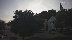 Náměstí, Hrad a Trůba