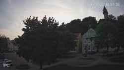 Náměstí, Hrad a Trůba