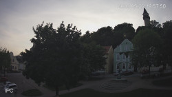 Náměstí, Hrad a Trůba