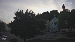 Náměstí, Hrad a Trůba