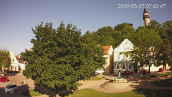 Náměstí, Hrad a Trůba