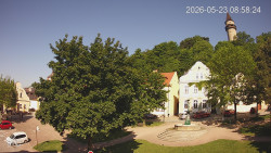 Náměstí, Hrad a Trůba