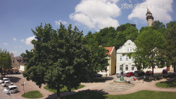 Náměstí, Hrad a Trůba