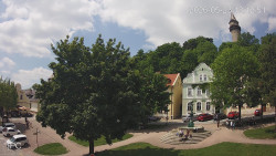 Náměstí, Hrad a Trůba