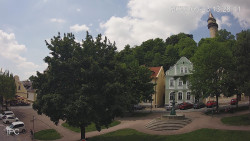 Náměstí, Hrad a Trůba
