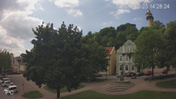 Náměstí, Hrad a Trůba