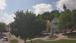 Náměstí, Hrad a Trůba