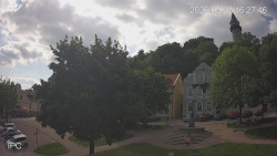 Náměstí, Hrad a Trůba