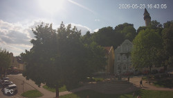 Náměstí, Hrad a Trůba