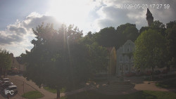 Náměstí, Hrad a Trůba