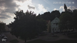 Náměstí, Hrad a Trůba