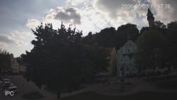 Náměstí, Hrad a Trůba