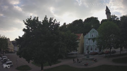Náměstí, Hrad a Trůba