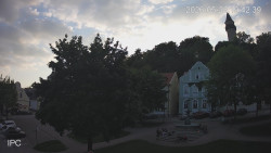 Náměstí, Hrad a Trůba