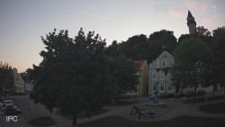 Náměstí, Hrad a Trůba