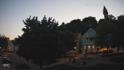 Náměstí, Hrad a Trůba