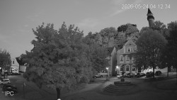 Náměstí, Hrad a Trůba
