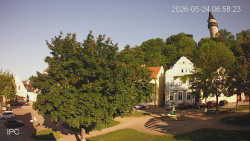 Náměstí, Hrad a Trůba