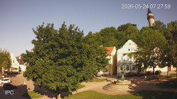 Náměstí, Hrad a Trůba